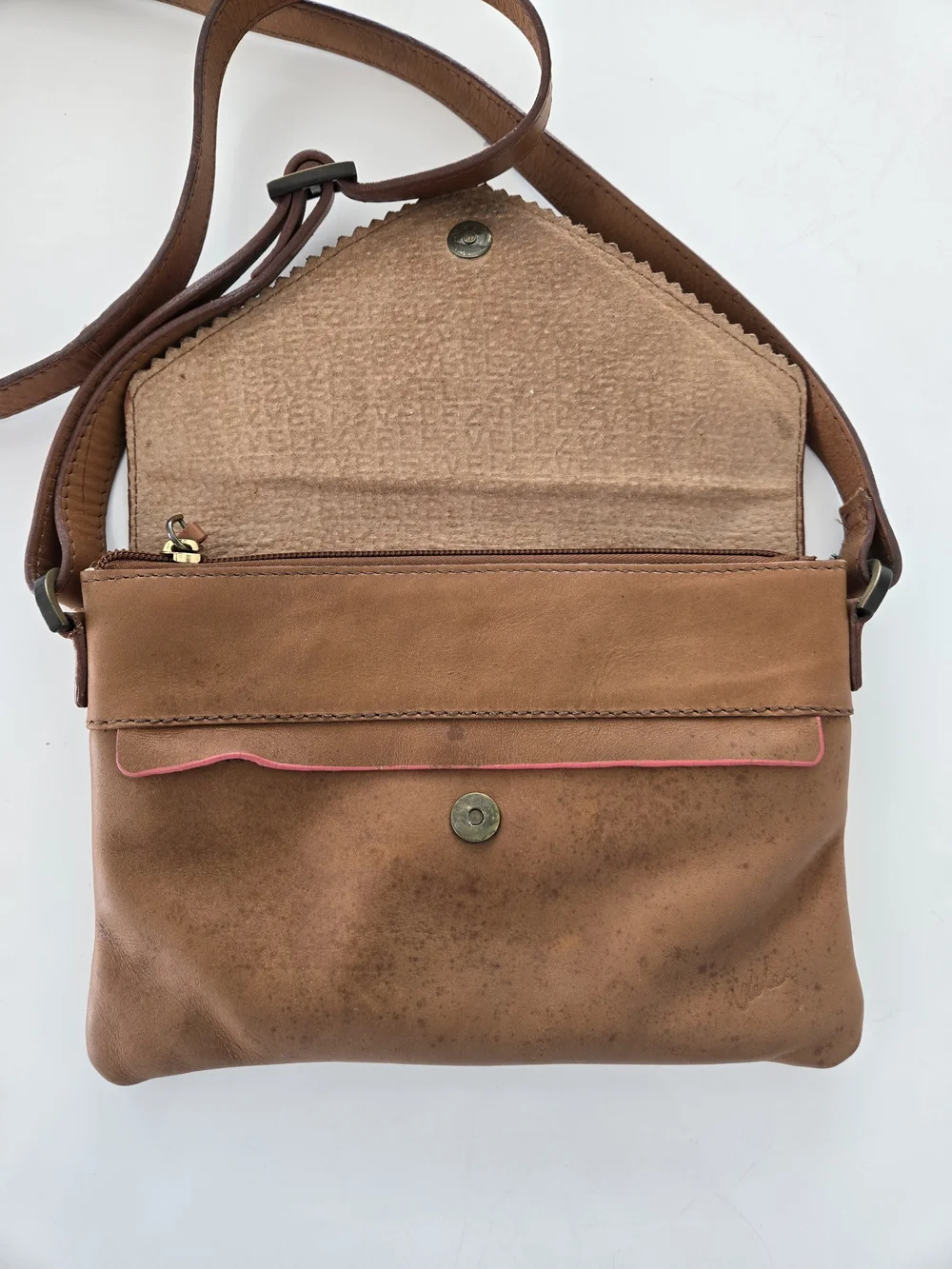 Classic Tan Leather Crossbody Envelope Bag with Pink Trim